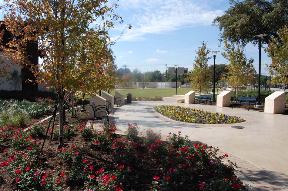 Image of a pretty and serene looking parklike setting with nice landscaping.